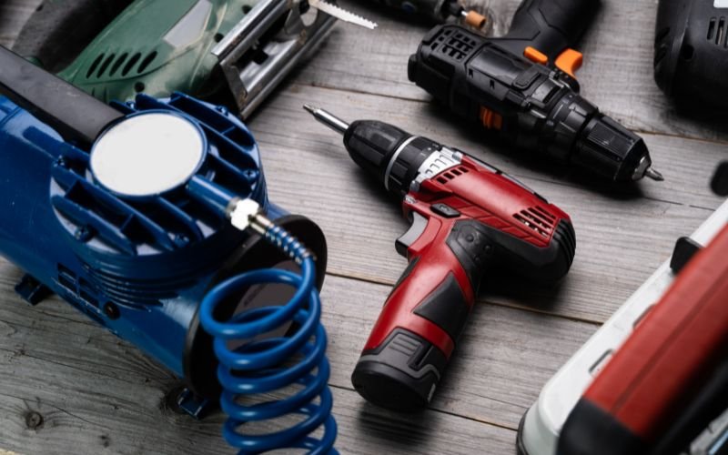 Soluciones para Alimentar Herramientas Eléctricas Pequeñas con Estaciones de Energía Portátiles